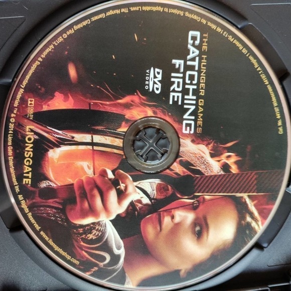 Hunger Games - Catching Fire Book & DVD - Picture 10 of 12